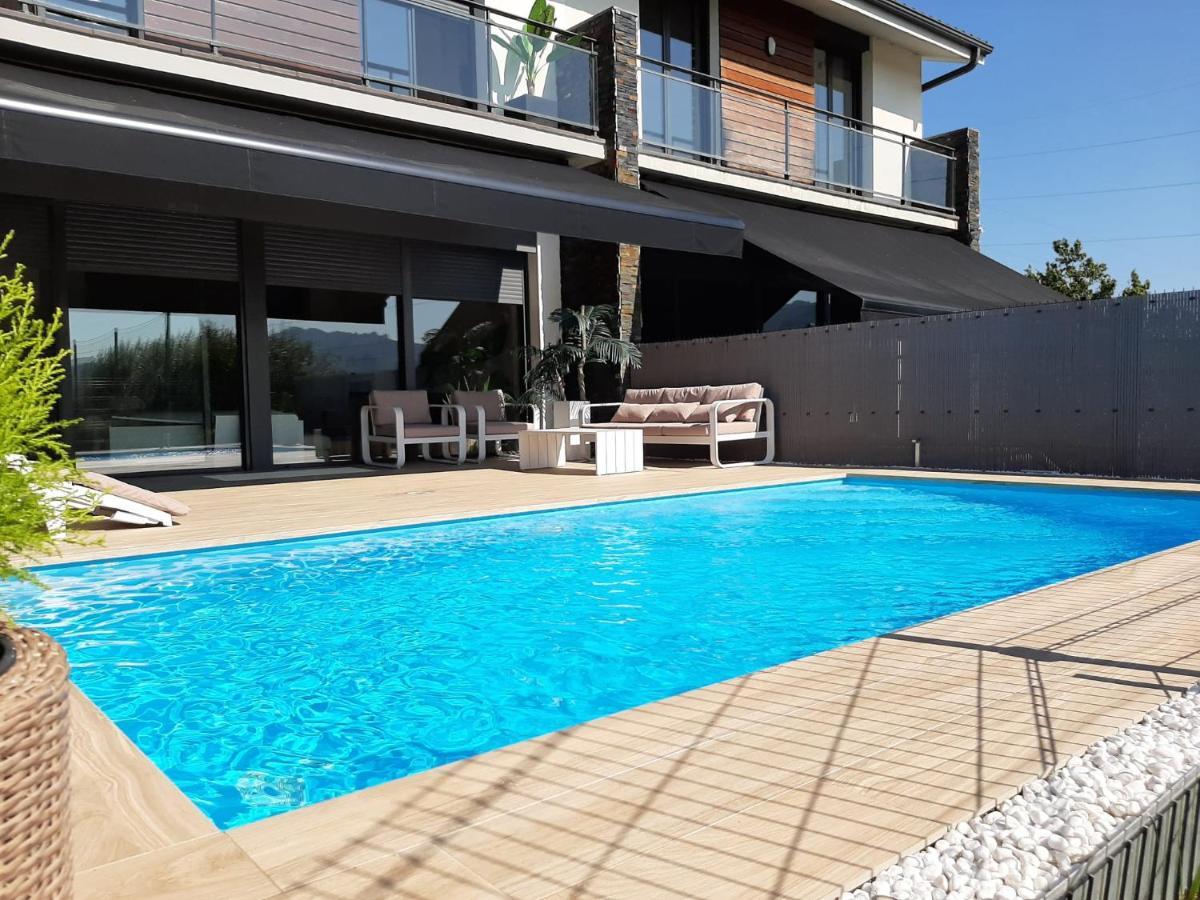 Ikasmendi Villa Renteria Bagian luar foto